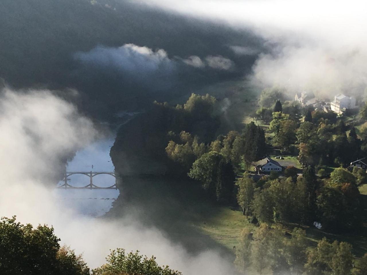 La Petite Passerelle A Mouzaive ヴレス・シュル・スモワ エクステリア 写真